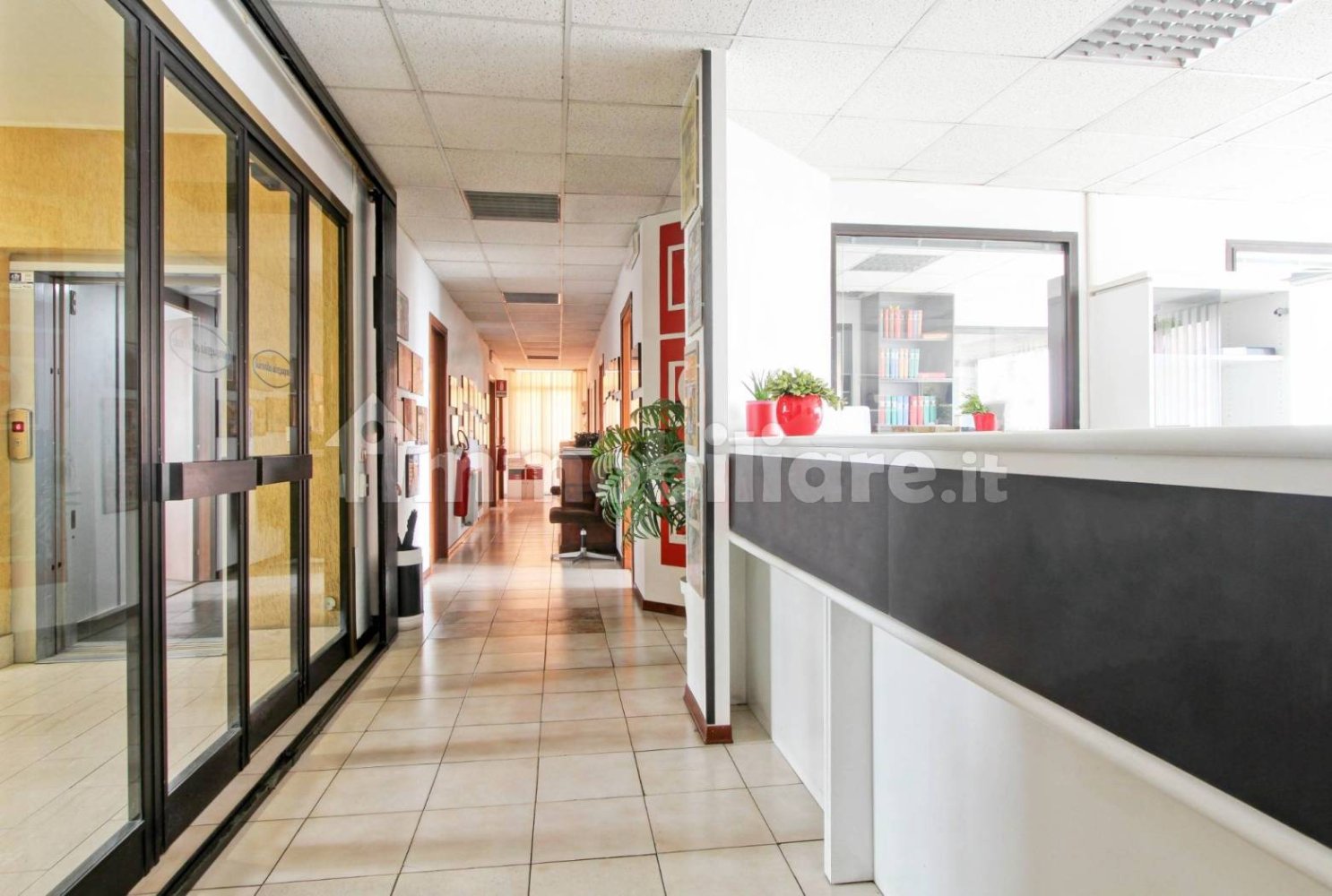 5 rooms Office in Rome, Italy No. 336145