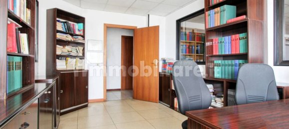 5 rooms Office in Rome, Italy No. 336145 14