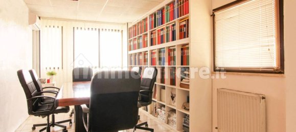 5 rooms Office in Rome, Italy No. 336145 7
