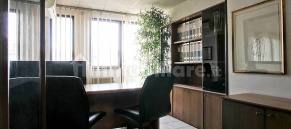 5 rooms Office in Rome, Italy No. 336145 10
