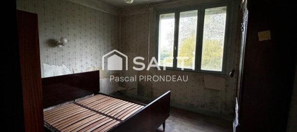 2 bedrooms House in La Chapelle-sur-Loire, France No. 152367 4