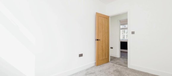 3 bedrooms House in Forest Gate, United Kingdom No. 11400 16