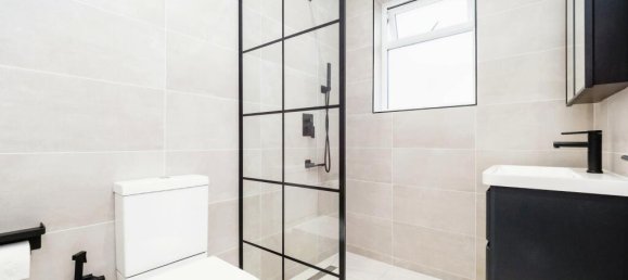 3 bedrooms House in Forest Gate, United Kingdom No. 11400 7