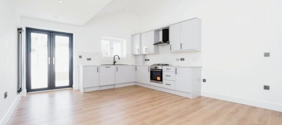 3 bedrooms House in Forest Gate, United Kingdom No. 11400 4