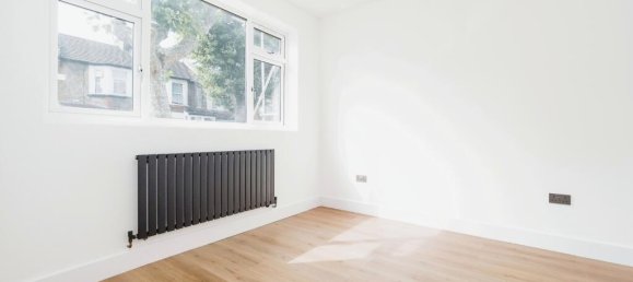 3 bedrooms House in Forest Gate, United Kingdom No. 11400 17