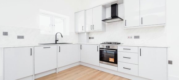 3 bedrooms House in Forest Gate, United Kingdom No. 11400 6