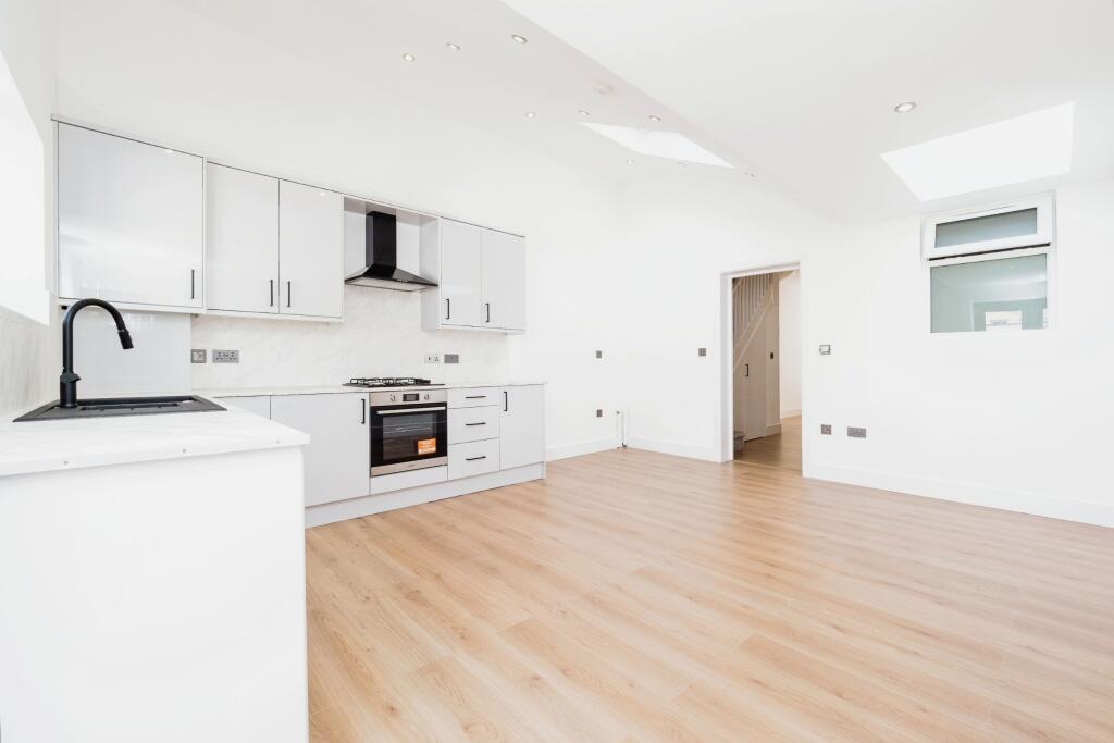 3 bedrooms House in Forest Gate, United Kingdom No. 11400