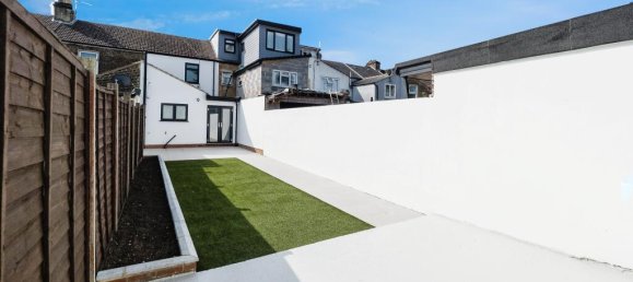 3 bedrooms House in Forest Gate, United Kingdom No. 11400 25