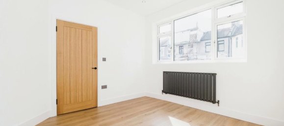 3 bedrooms House in Forest Gate, United Kingdom No. 11400 13