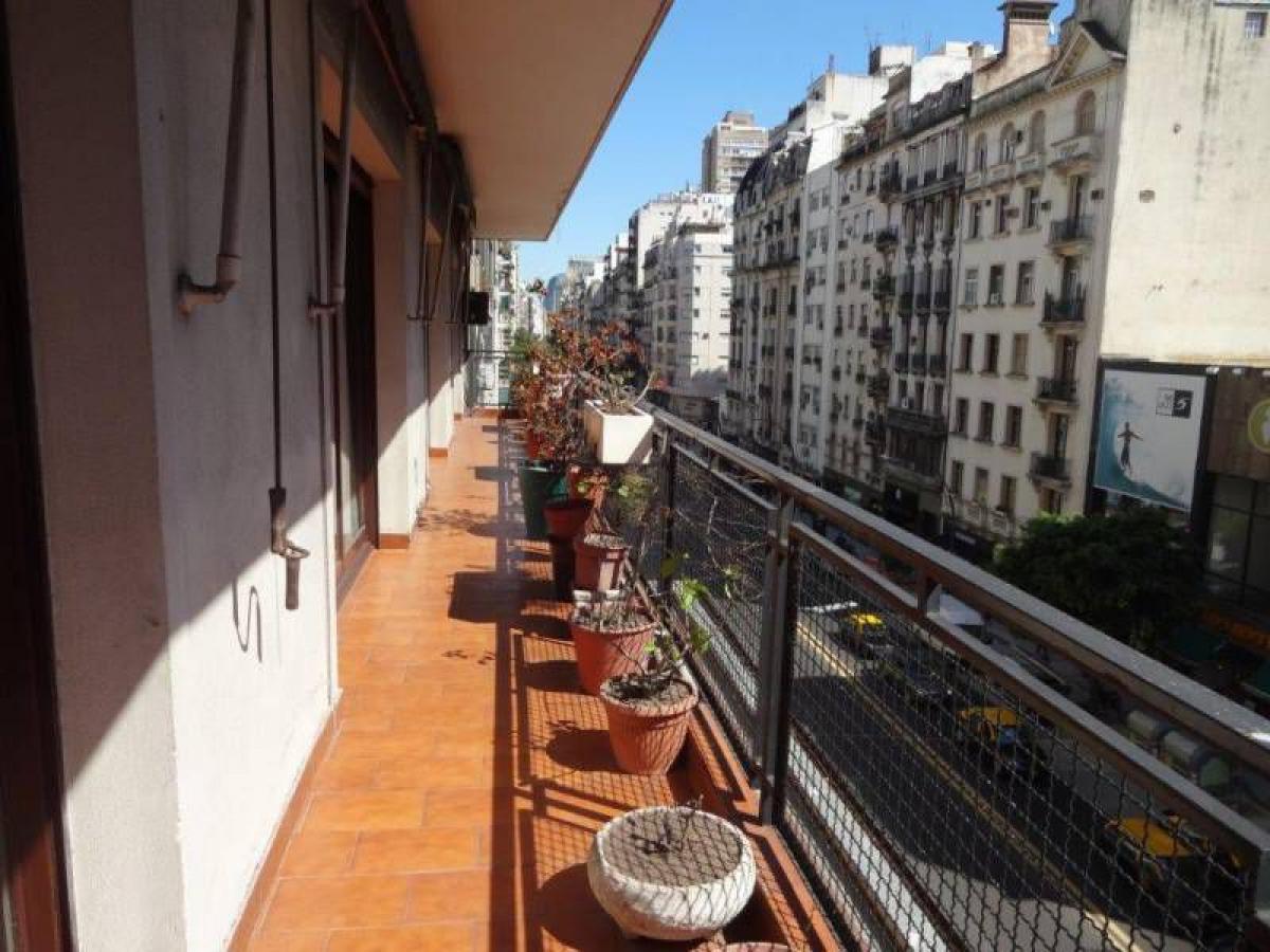 4 bedrooms Apartment in Buenos Aires, Argentina No. 73040