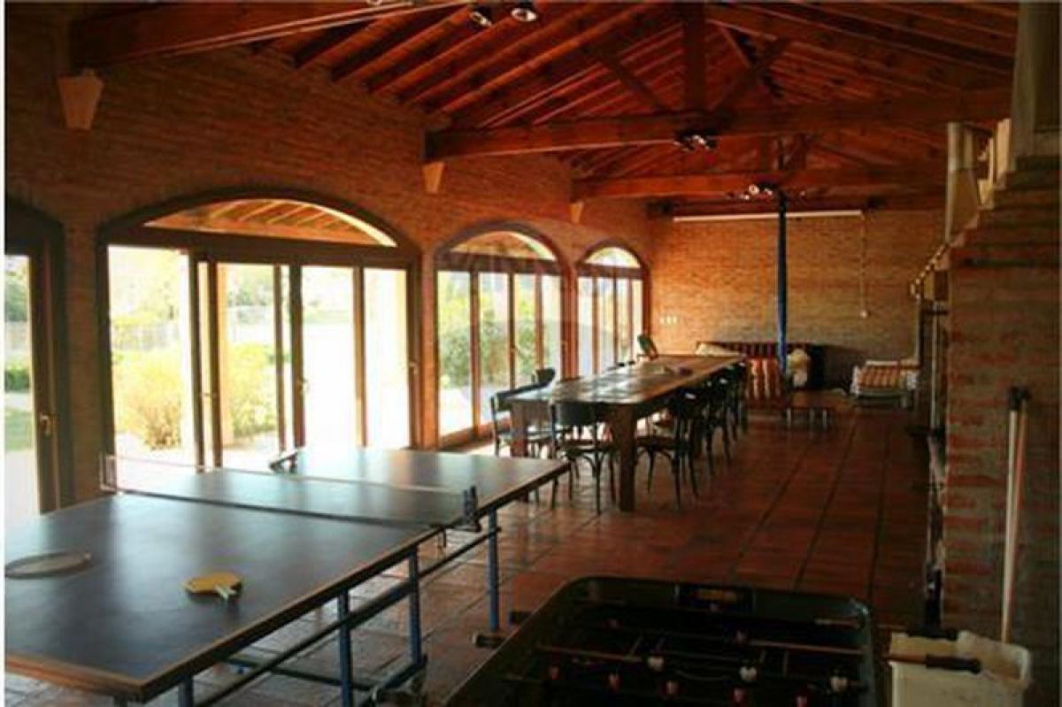 8 bedrooms House in Lujan, Argentina No. 61155