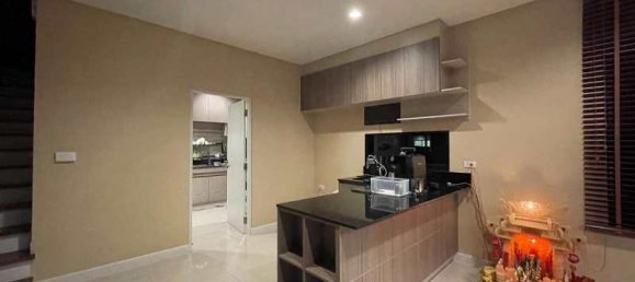 3 bedrooms Cafe / restaurant in Bangkok, Thailand No. 6381 11