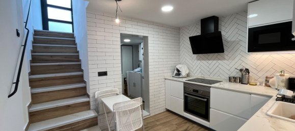 Casa de 4 dormitorios en Sant Boi de Llobregat, Spain No. 170919 11