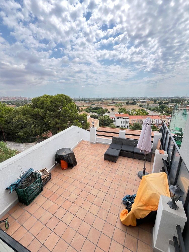 Casa de 4 dormitorios en Sant Boi de Llobregat, Spain No. 170919