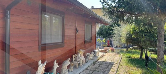 Studio in Avezzano, Italy No. 28701 5