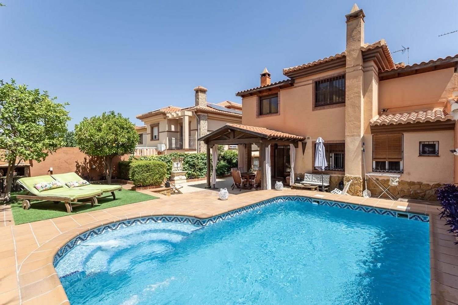 5 Schlafzimmer Haus in La Zubia, Spain, Nr. 198212