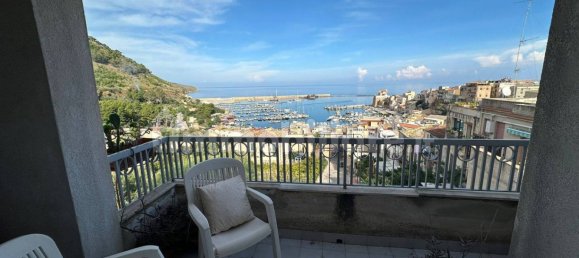 3 Schlafzimmer Wohnung in Castellammare del Golfo, Italy, Nr. 293200 16