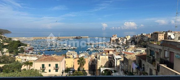 3 Schlafzimmer Wohnung in Castellammare del Golfo, Italy, Nr. 293200 9