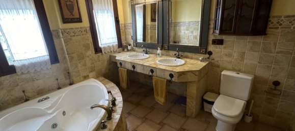 Propiedad comercial de 4 dormitorios en San Miguel de Salinas, Spain No. 145485 18