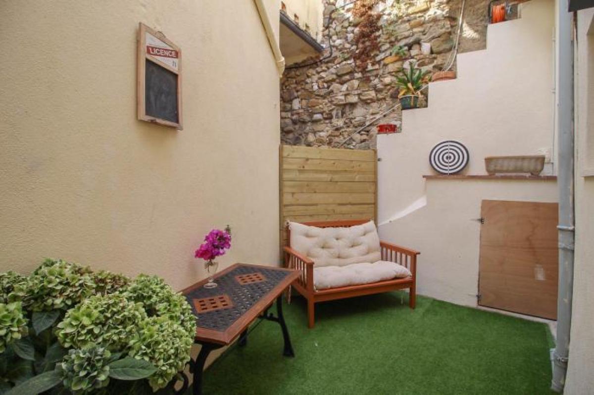 Studio in Menton, France No. 2622