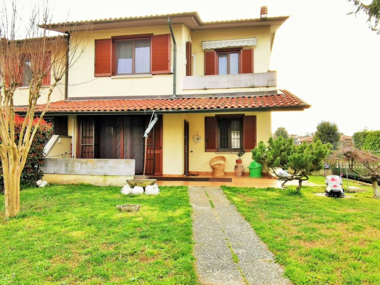 4-salle Villa à Treviglio, Italy No. 42006