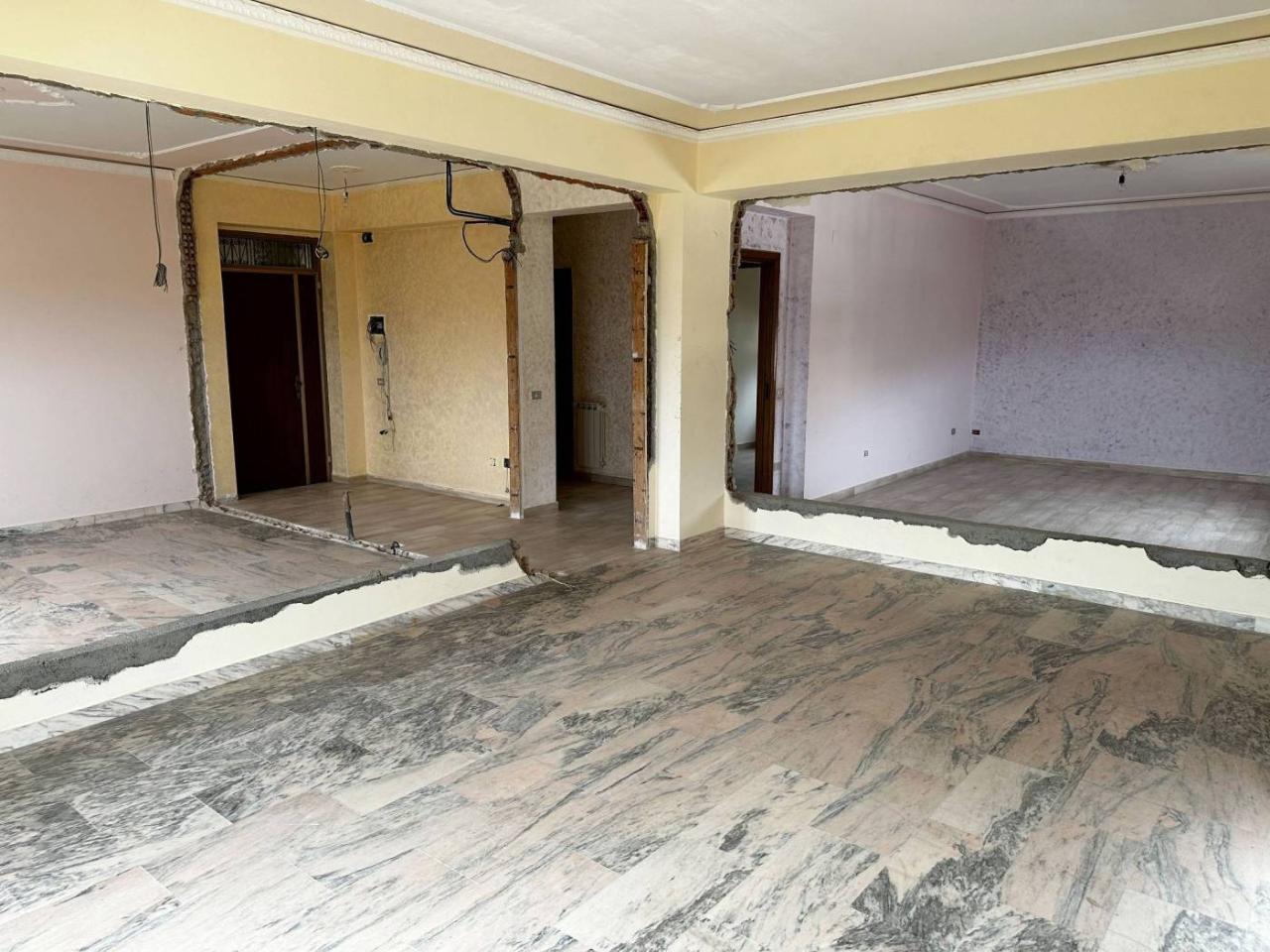 Apartamento de 4 divisões em Messina, Italy N.º 171734