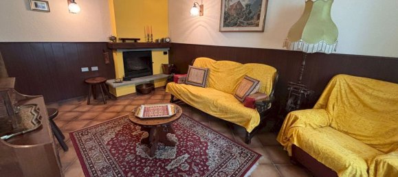 5 rooms House in Monterosso Grana, Italy No. 257408 3