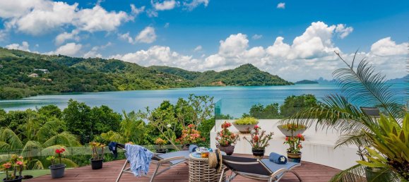 5 bedrooms Villa in Phuket, Thailand No. 5912 11