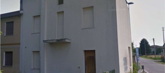 5 rooms House in Frassinelle Polesine, Italy No. 304323 9