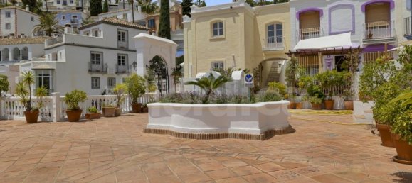 3 bedrooms Townhouse in La Quinta, Spain No. 29906 9