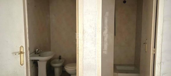 299m² Commercial property in Zaragoza, Spain No. 64248 5