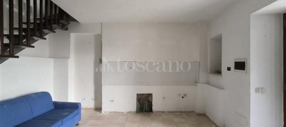 3 bedrooms House in Scoppito, Italy No. 315528 6