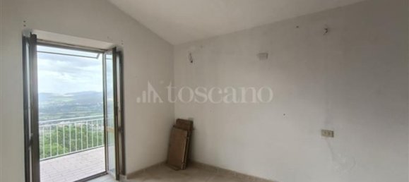 3 bedrooms House in Scoppito, Italy No. 315528 10