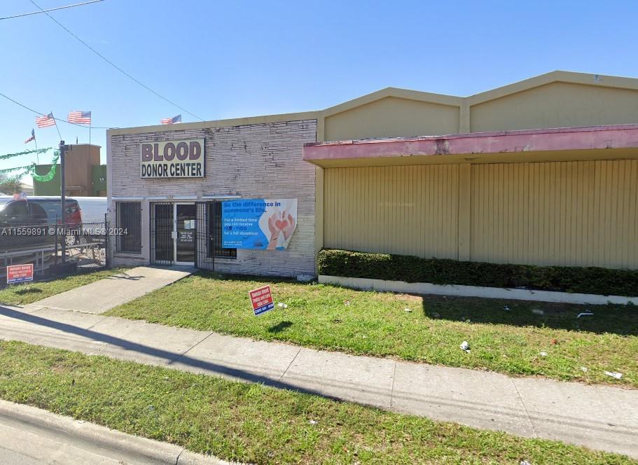 tienda en alquiler en Miami, Miami-Dade, Florida, USA № 613550