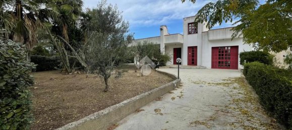 5 rooms Villa in Taviano, Italy No. 117650 8
