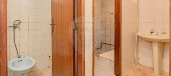 98m² Commercial property in Sintra, Portugal No. 85456 7