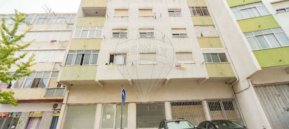 98m² Commercial property in Sintra, Portugal No. 85456 16