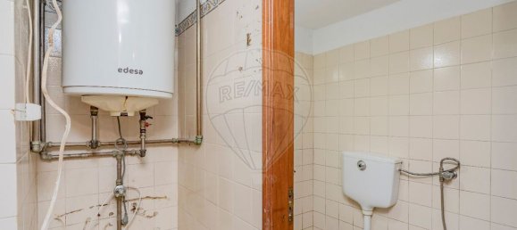 98m² Commercial property in Sintra, Portugal No. 85456 8