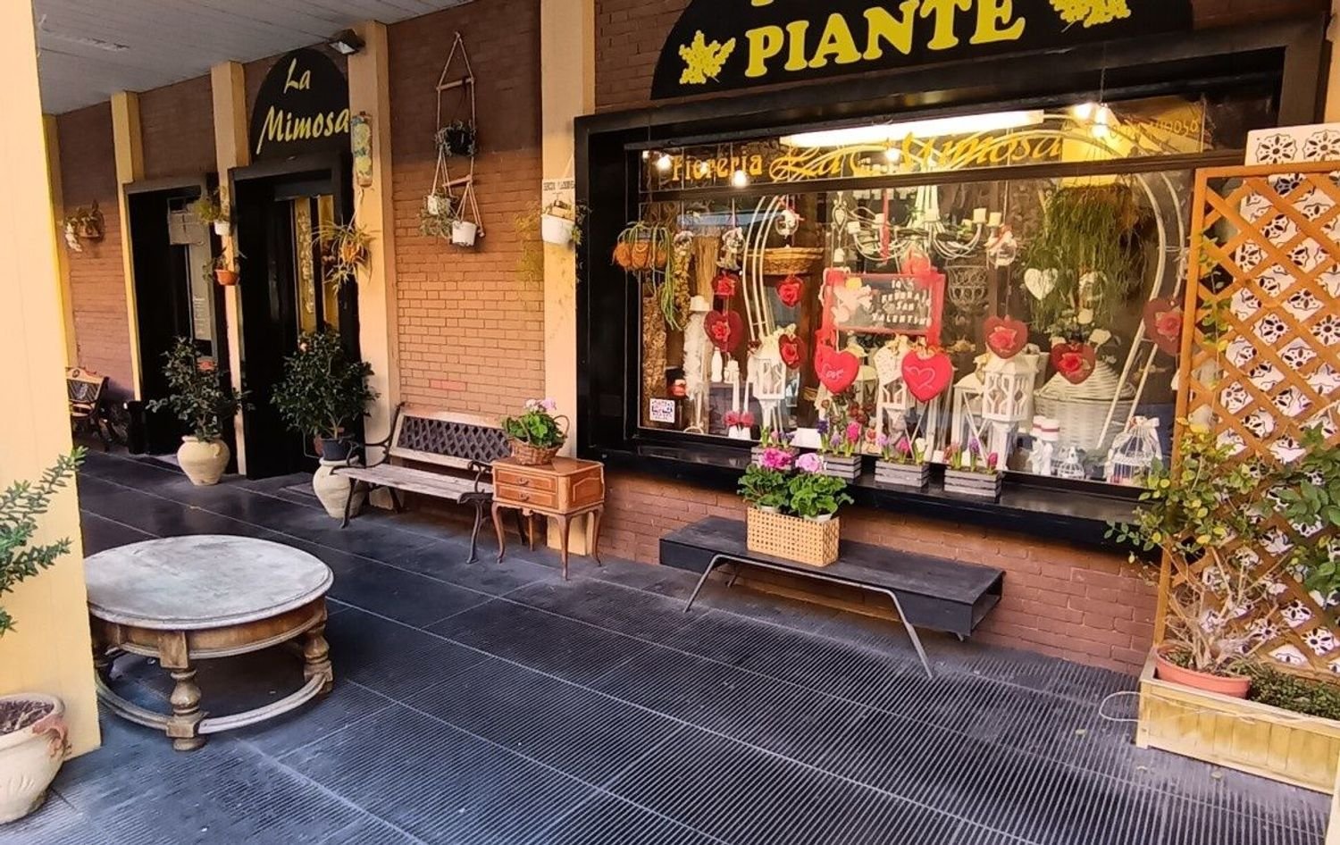 45m² Commercial property in Grosseto, Italy No. 262442