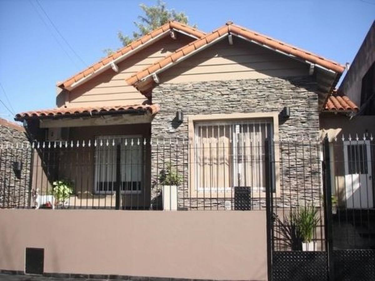 2 bedrooms House in Vicente Lopez, Argentina No. 9349