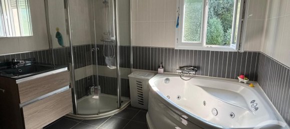 3 bedrooms House in Montreuil, France No. 251194 11