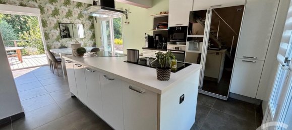 3 bedrooms House in Montreuil, France No. 251194 7