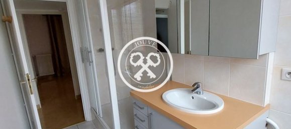 2 bedrooms Apartment in Troyes, France No. 152079 9