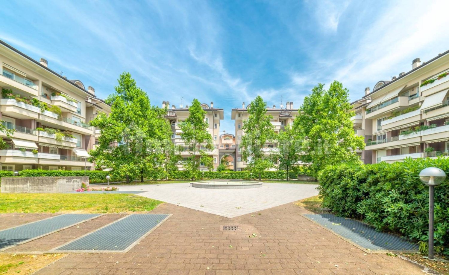 2 Schlafzimmer Wohnung in Cernusco sul Naviglio, Italy, Nr. 371741