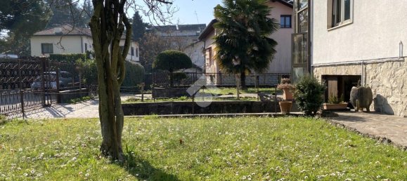 Вилла с 4 комнатами в Мерате, Италия № 136567 6