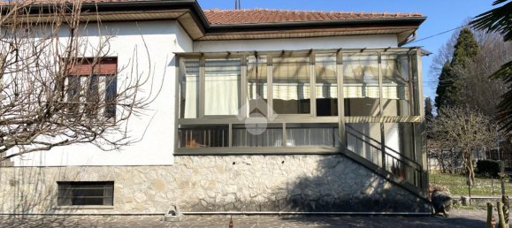 Вилла с 4 комнатами в Мерате, Италия № 136567 11