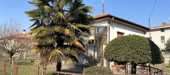 Вилла с 4 комнатами в Мерате, Италия № 136567 4