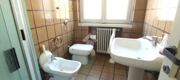 Вилла с 4 комнатами в Мерате, Италия № 136567 26