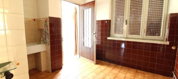 Вилла с 4 комнатами в Мерате, Италия № 136567 13