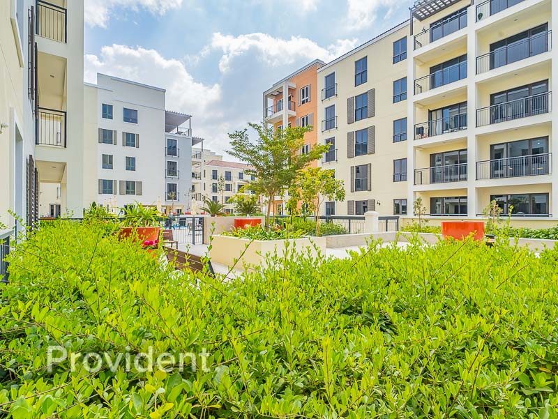 Apartamento de 2 dormitorios en Jumeirah, UAE No. 3518